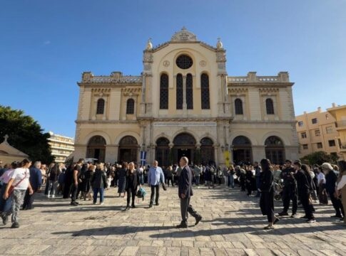 Το Ηράκλειο γιορτάζει: Πλήθος κόσμου στον Ιερό Μητροπολιτικό Ναό του Αγίου Μηνά – Φωτογραφίες