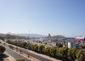 Τοποθετείται αναμνηστική πλακέτα στη μνήμη των θυμάτων της ασφάλτου στην παραλιακή Ηρακλείου