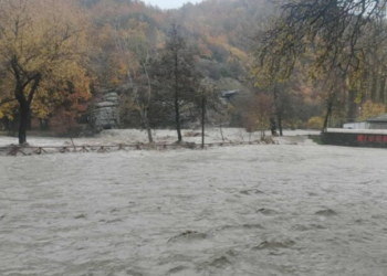 Υπερχείλισε ο Αλιάκμονας στο Νεστόριο, προβλήματα στην ύδρευση της κωμόπολης