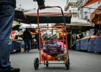 Αυτό είναι το εορταστικό ωράριο λειτουργίας των λαϊκών αγορών