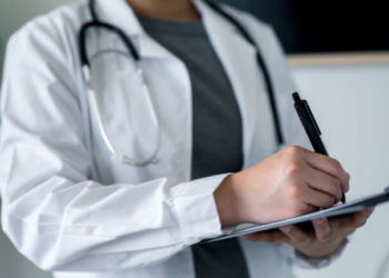 Αύξηση της ιατρικής αμοιβής κατά 30%, ανακοίνωσε ο Άδωνις Γεωργιάδης