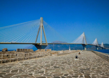 Αγροτικά μπλόκα: Το λιμάνι του Βόλου και η Γέφυρα Ρίου - Αντιρρίου στο επίκεντρο των σημερινών κινητοποιήσεων