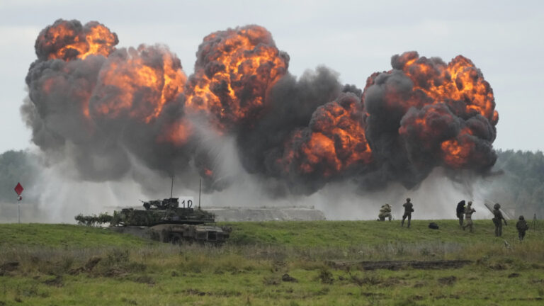 «Αναλάβετε τις ευθύνες σας στο ΝΑΤΟ»: Aσφυκτικό τελεσίγραφο των ΗΠΑ στην ΕE για την ευρωπαϊκή άμυνα