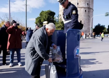 Αναβίωσε και σε Θεσσαλονίκη και Κρήτη το έθιμο του τροχονόμου στο βαρέλι - Βίντεο, φωτογραφίες