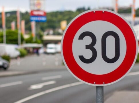Ανώτατο όριο ταχύτητας τα 30χλμ/ώρα: Τι αλλάζει στην πόλη και τα χωριά του Δήμου Ηρακλείου