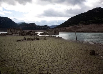 Αντιμέτωπη με τον εφιάλτη της λειψυδρίας η Αττική: Στερεύουν οι ταμιευτήρες σε Μόρνο και Υλίκη (Εικόνες)