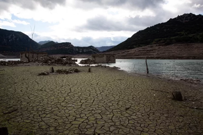 Λίμνη Μόρνου