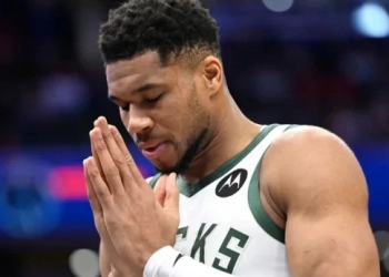 Αποχωρεί ο Αντετοκούνμπο από τους Μπακς; Η «εξαφάνιση» των φωτογραφιών από τα social και οι πιθανοί προορισμοί