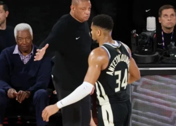 Αποκάλυψη από κορυφαίο ρεπόρτερ του NBΑ: Ο Αντετοκούνμπο είχε ζητήσει ανταλλαγή, θέλει να παίξει στους Νικς, βίντεο