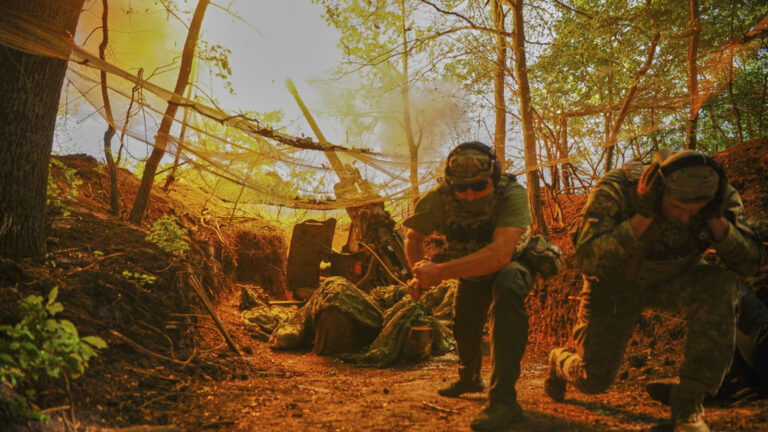 Bloomberg: Σχέδιο «ισχυρών» εγγυήσεων για την Ουκρανία - Στρατός 800.000, ευρωπαϊκή δύναμη και αμερικανική επιτήρηση