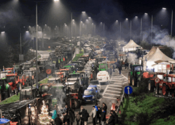 Χωρίς ενιαία γραμμή οι αγρότες: Ποια μπλόκα ανοίγουν τον δρόμο για διάλογο με την κυβέρνηση, τι απαντούν οι υπόλοιποι