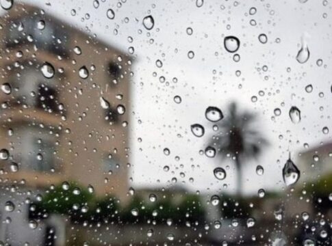 Χριστούγεννα με συννεφιά και τοπικές βροχές στην Κρήτη