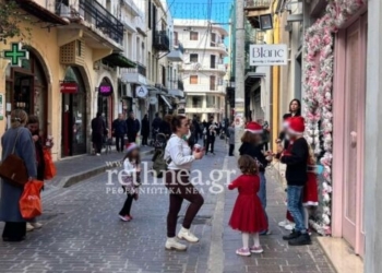 Χριστουγεννιάτικη ατμόσφαιρα στο Ρέθυμνο – Φωτογραφίες