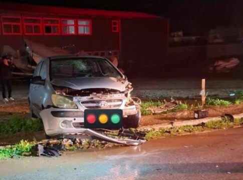 Δεύτερο τροχαίο στην Κίσσαμο Χανίων – Τέσσερις τραυματίες, ανάμεσά τους μητέρα με παιδί, φωτογραφίες