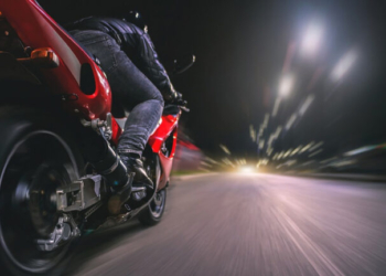 Δεκαπεντάχρονος δικυκλιστής συνελήφθη για επικίνδυνη οδήγηση στη Θεσσαλονίκη