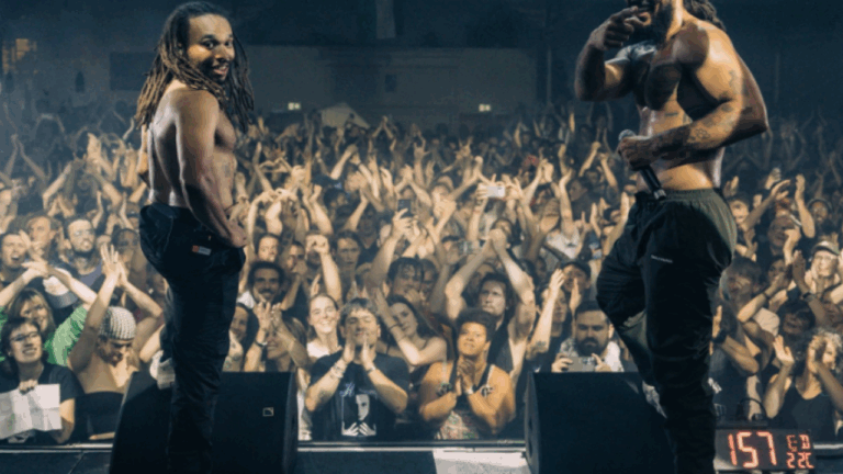 Δεν διώκεται τελικά το συγκρότημα "Bob Vylan" για τα αντισημιτικά σχόλια στο Φεστιβάλ Γκλάστονμπερι