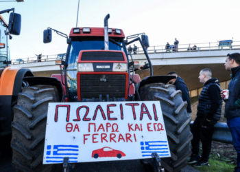 Δεν σβήνουν τις μηχανές τους οι αγρότες στη Θεσσαλία: Κομμένη στα δύο η χώρα - Πού αλλού υπάρχουν κινητοποιήσεις