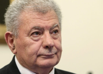 Δίκη για τον Σήφη Βαλυράκη: Ο αυτόπτης μάρτυρας αναγνώρισε τους δύο ψαράδες - Πώς περιέγραψε την επίθεση