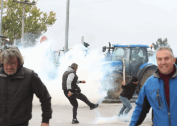 Δικογραφία για τα επεισόδια στο μπλόκο των αγροτών κοντά στο αεροδρόμιο «Μακεδονία»