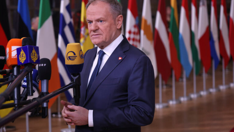 Δραματική έκκληση Τουσκ για την Ουκρανία: «Η Ευρώπη επιλέγει μεταξύ χρηματών σήμερα ή αίματος αύριο»