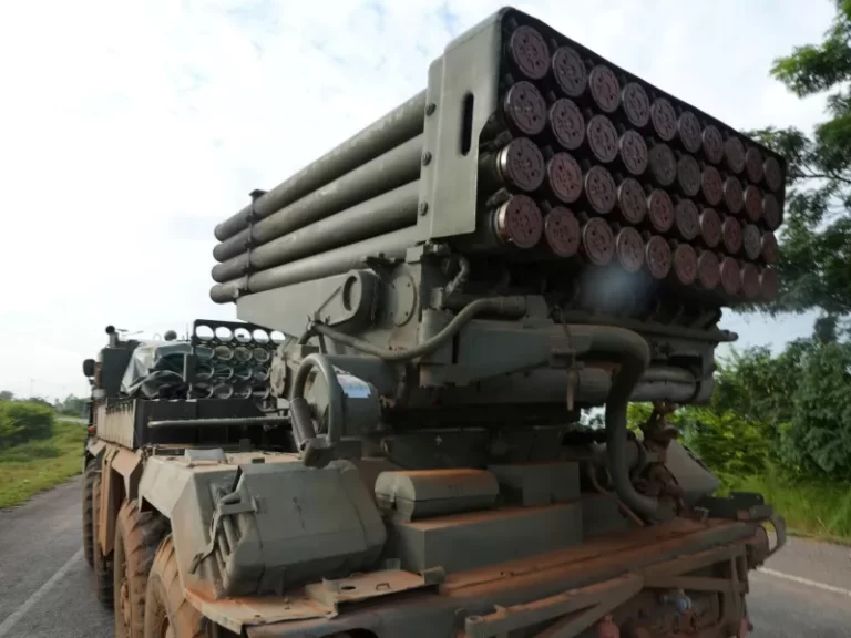 Εχθροπραξίες Ταϊλάνδης-Καμπότζης: Ο Τραμπ λέει πως φαίνεται ότι θα πρέπει να κάνει «τηλεφωνήματα» σήμερα