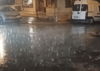 “Έφτασε” στην Κρήτη η «αφρικανική καταιγίδα» – Ισχυρές βροχοπτώσεις, πως θα εξελιχθεί η κακοκαιρία