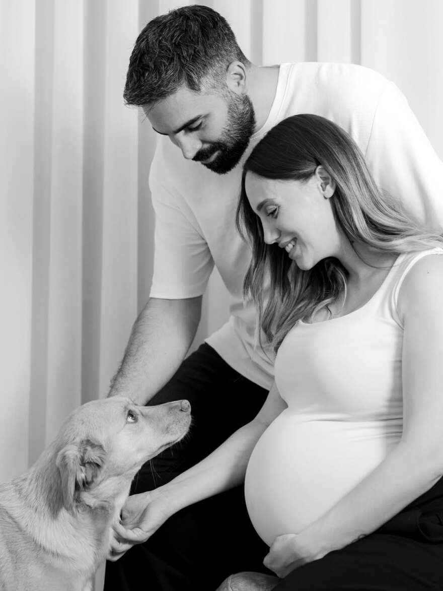 Έγκυος η Άννα Κορακάκη, ανακοίνωσε ότι περιμένει το πρώτο της παιδί με τον σύζυγό της
