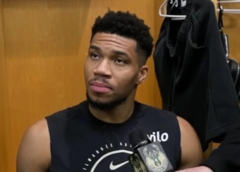 Εκνευρίστηκε ο Αντετοκούνμπο σε ερώτηση για το μέλλον του: «Είναι ασέβεια να με ρωτάτε αν θέλω να είμαι εδώ»