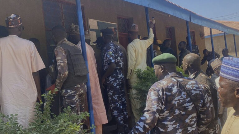 Έκρηξη σε τζαμί στη Νιγηρία – Τουλάχιστον επτά νεκροί και πολλοί τραυματίες