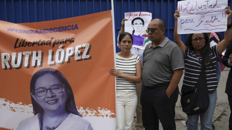 Ελ Σαλβαδόρ: Η Διεθνής Αμνηστία ζητεί να επαληθευτεί η κατάσταση της υγείας της φυλακισμένης αντιπολιτευόμενης δικηγόρου Λόπες