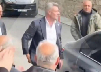 Ελεύθερος ο πρόεδρος της Φενέρμπαχτσε - Ξέσπασε σε δάκρυα επιστρέφοντας στο γραφείο του