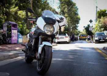 Ένοπλη ληστεία σε πρακτορείο τυχερών παιχνιδιών στον Ταύρο- Tραυμάτισαν την υπάλληλο