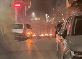 Ένταση στα Εξάρχεια - Μολότοφ, χημικά και κρότου λάμψης (Βίντεο)