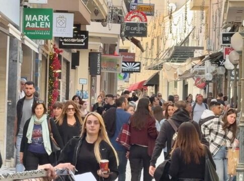 Εορταστικό ωράριο: Μέχρι τι ώρα θα είναι ανοιχτά τα καταστήματα στο Ηράκλειο – Τι ισχύει για τα σούπερ μάρκετ