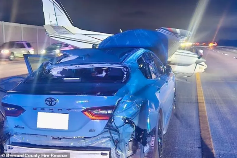 Φλόριντα, συντριβή αεροσκάφους σε αυτοκινητόδρομο