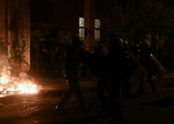 Επίθεση με μολότοφ στο Αστυνομικό Τμήμα Κυψέλης