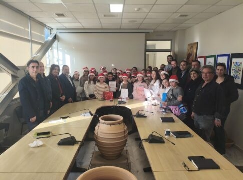 Έψαλαν τα κάλαντα των Χριστουγέννων στο Δήμαρχο Μινώα Πεδιάδας