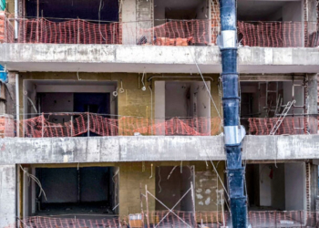 Eργατικό ατύχημα στην Πάτρα: 64χρονος έπεσε από οικοδομή - Νοσηλεύεται σε κρίσιμη κατάσταση