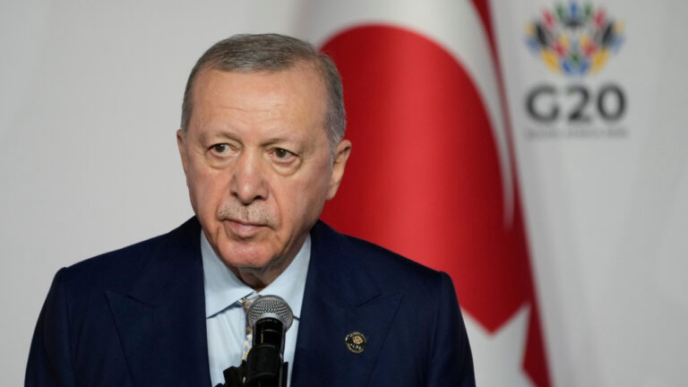 Ερντογάν: Όταν τα τουρκικά άλογα έπιναν νερό στον Βίστουλα, ζούσαν ήρεμα και οι Πολωνοί