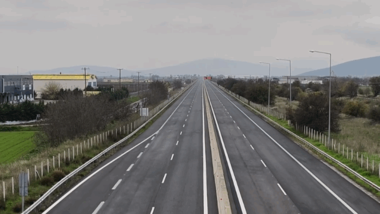 «Φάντασμα» η Αθηνών – Θεσσαλονίκης λόγω των αγροτικών μπλόκων - Δείτε βίντεο