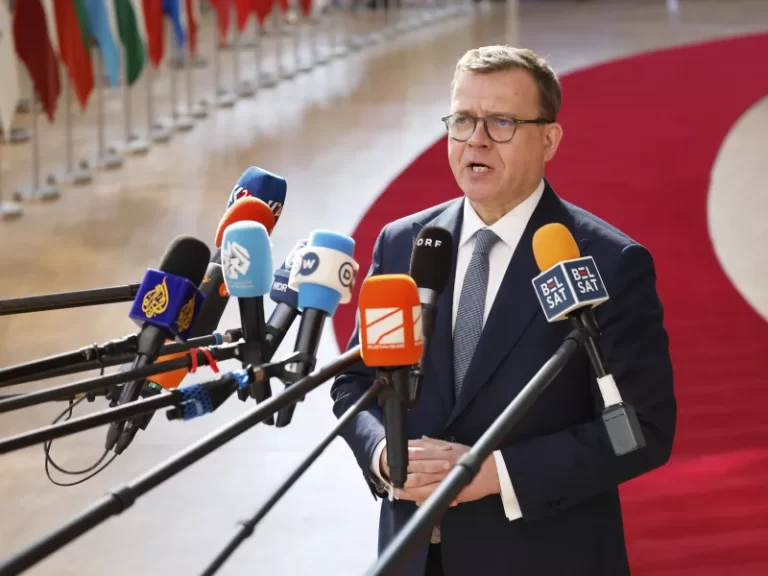 Πέττερι Όρπο συνέδριο