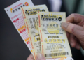 Φρενίτιδα για το Powerball στις ΗΠΑ – Στα 1.5 δισεκατομμύρια δολάρια το επόμενο τζάκποτ