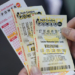 Φρενίτιδα για το Powerball στις ΗΠΑ – Στα 1.5 δισεκατομμύρια δολάρια το επόμενο τζάκποτ