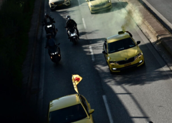 Για δεύτερη ημέρα χωρίς ταξί η χώρα
