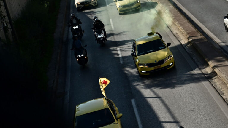 Για δεύτερη ημέρα χωρίς ταξί η χώρα