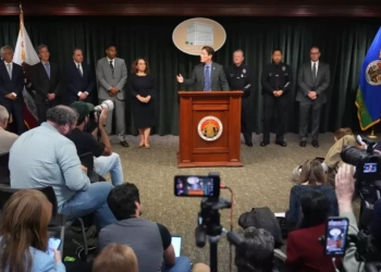 Για διπλή ανθρωποκτονία κατηγορείται ο Νικ Ράινερ για τον θάνατο των γονιών του - Αντιμέτωπος με ισόβια κάθειρξη ή θανατική ποινή