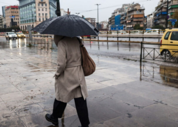 ΓΣΕΕ: Τι ισχύει για τους εργαζόμενους που δεν μπορούν να πάνε στην εργασία τους λόγω κακοκαιρίας