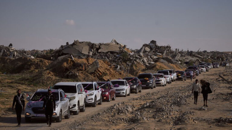 Η Χαμάς λέει ότι θα παραδώσει τη σορό ομήρου που κρατούνταν στη Γάζα