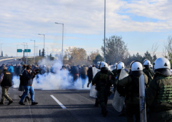 Η ΕΛΑΣ διαψεύδει ότι χρησιμοποιήθηκαν πλαστικές σφαίρες στα επεισόδια με τους αγρότες στην Κρήτη