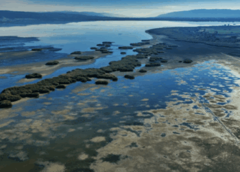 Η Λίμνη Κορώνεια σβήνει από τον χάρτη